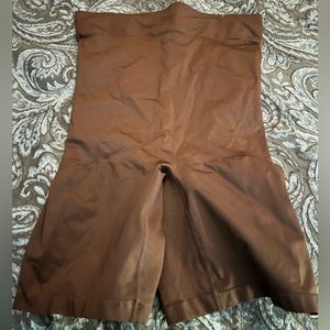 Cacique Slimmer Ultra High Waist Short - Size 18/20 Brown